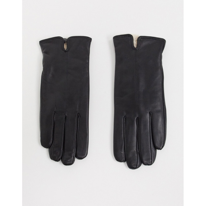 Accessorize leather gloves...