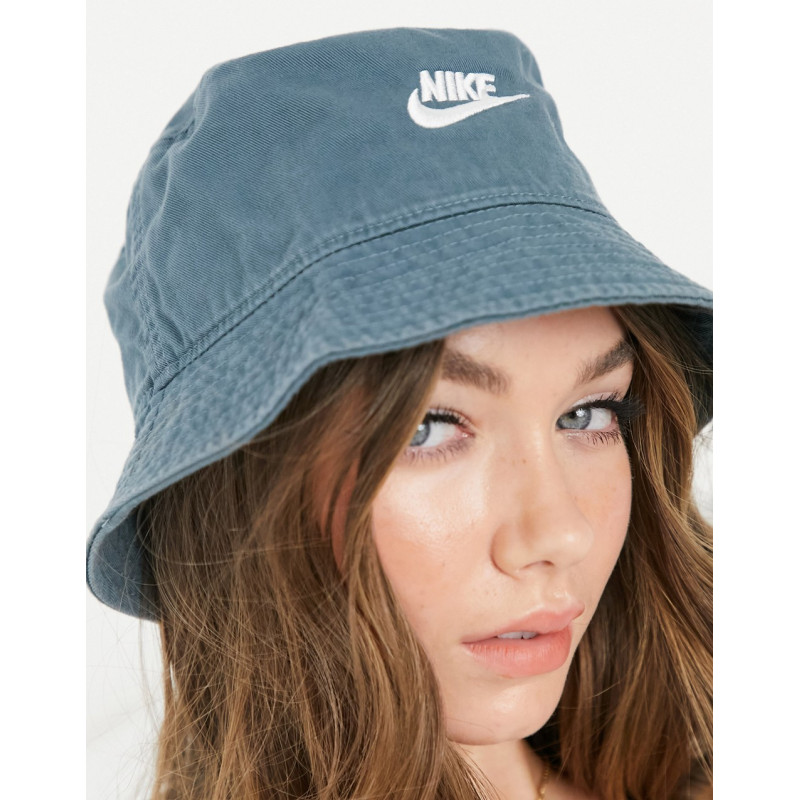 Nike bucket hat in teal...