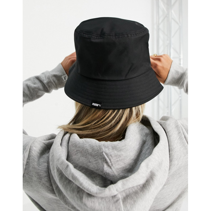 Puma bucket hat in black