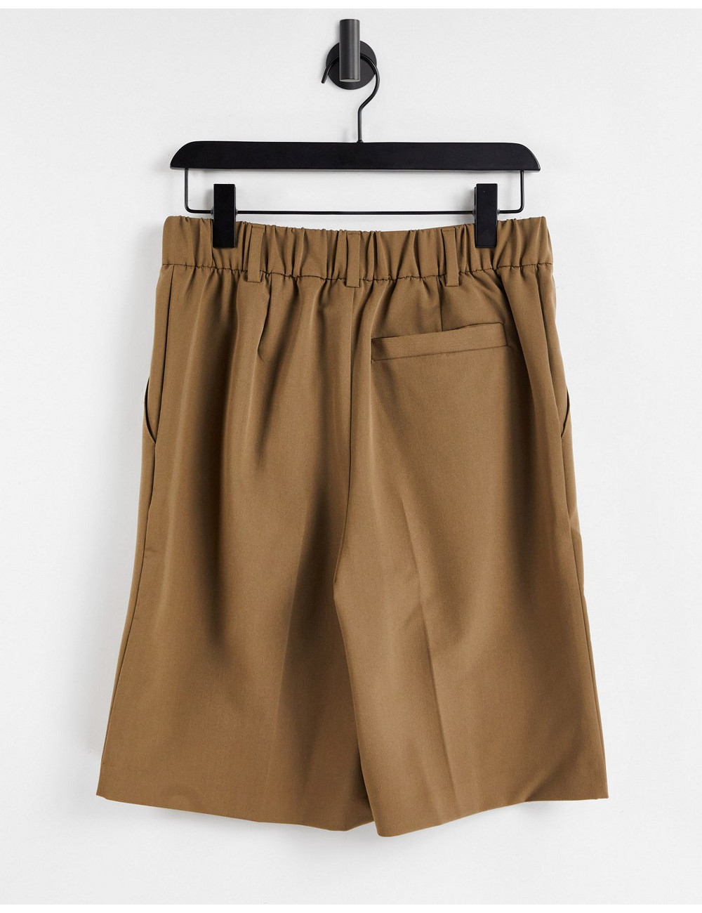 COLLUSION Unisex short in tan