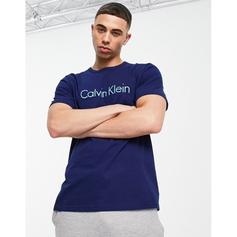 Calvin Klein crew t-shirt...