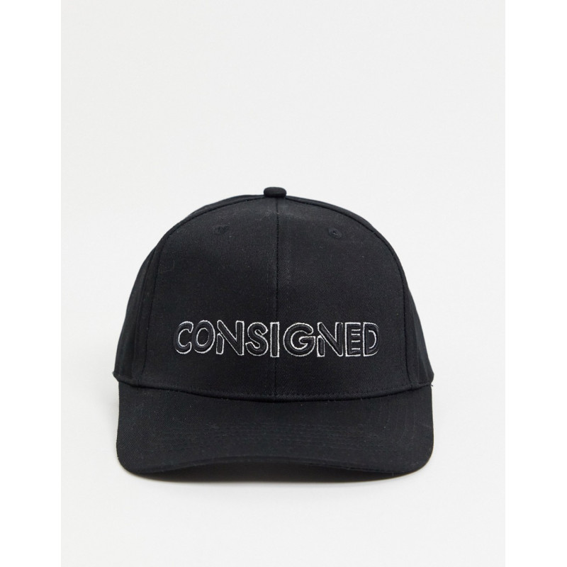 Consigned cap in black