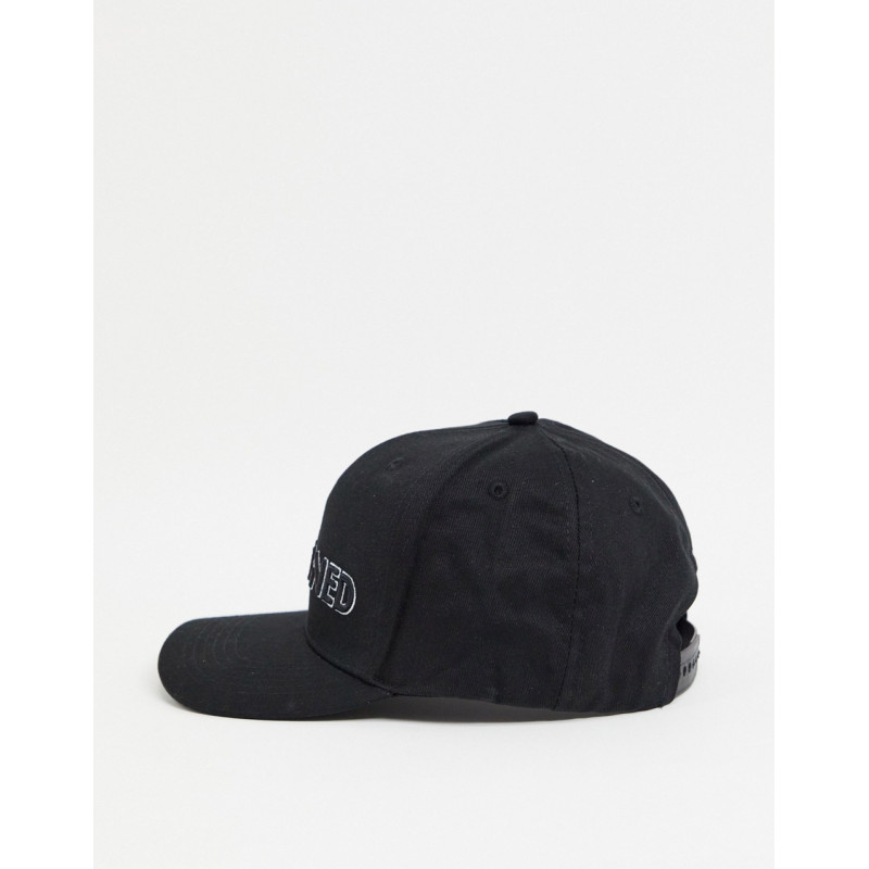 Consigned cap in black