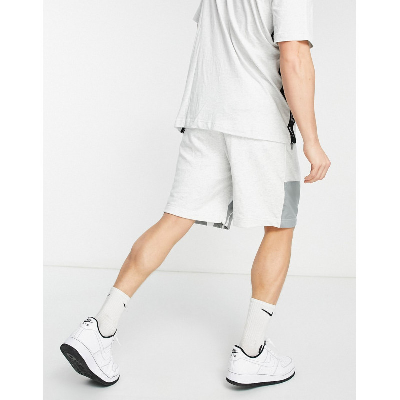 Nike HBR logo shorts in...