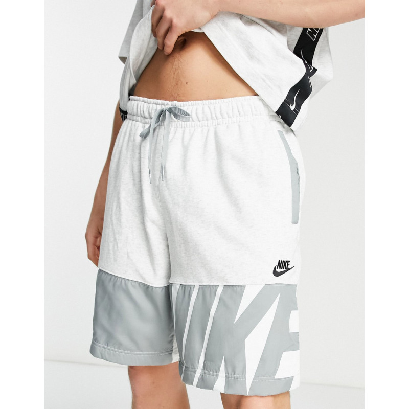 Nike HBR logo shorts in...