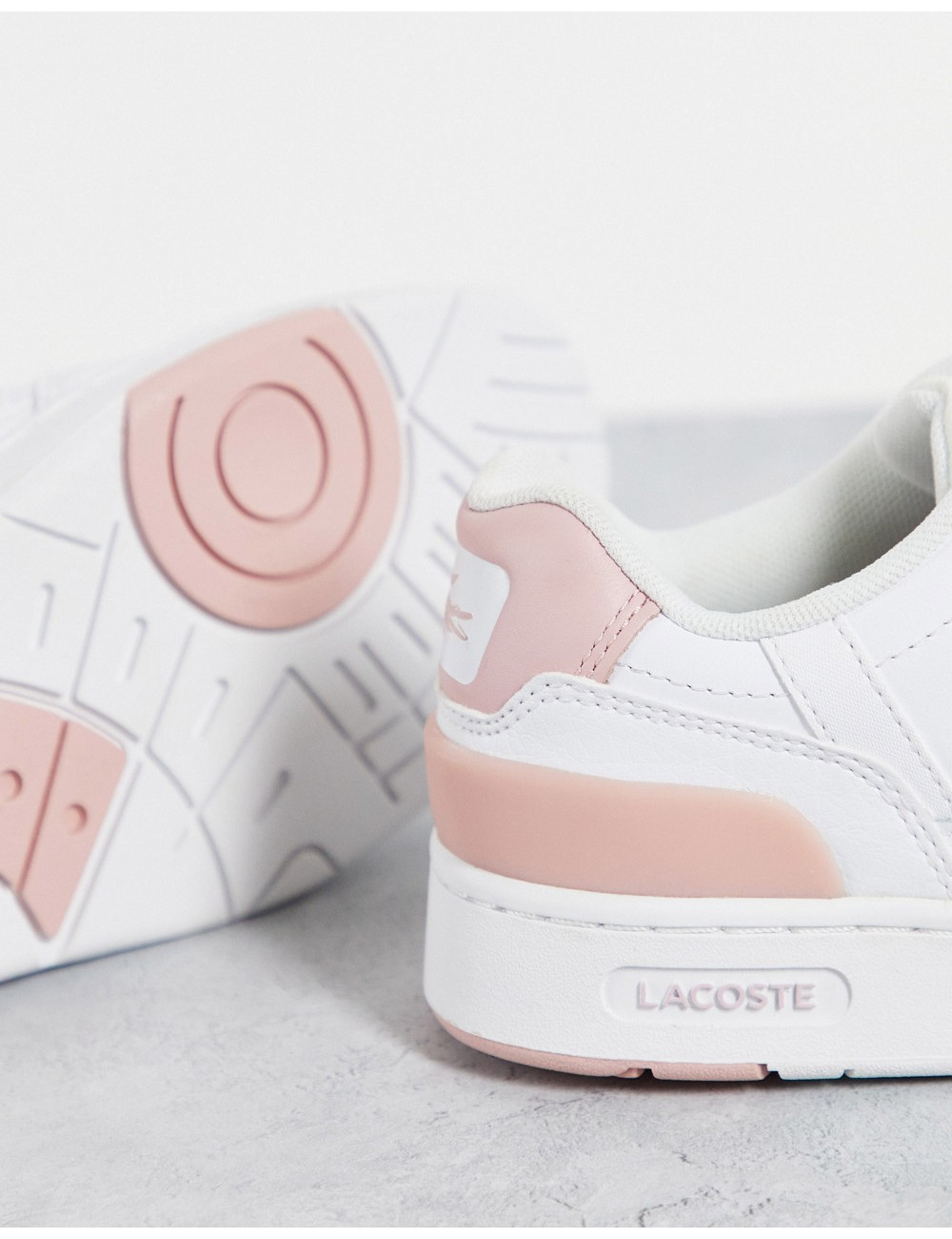 Lacoste t-clip trainers in...