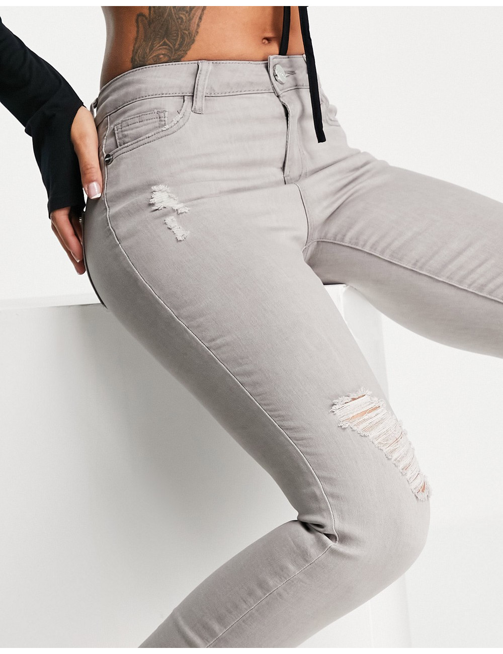 Lipsy ripped knee jeans in...