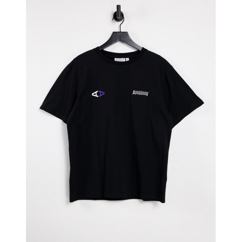 Arcminute t-shirt in black...