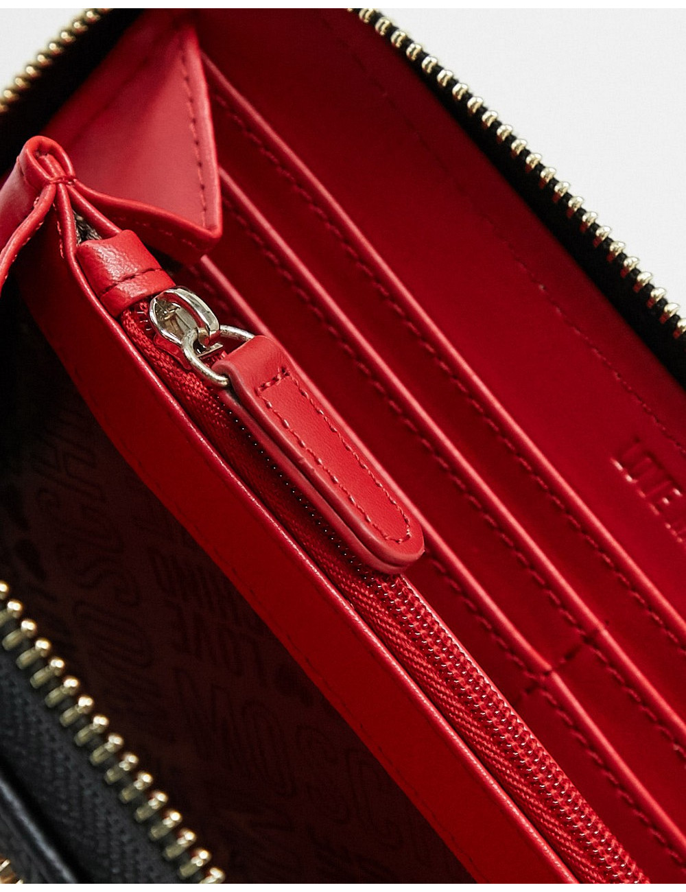 Love Moschino karge purse...