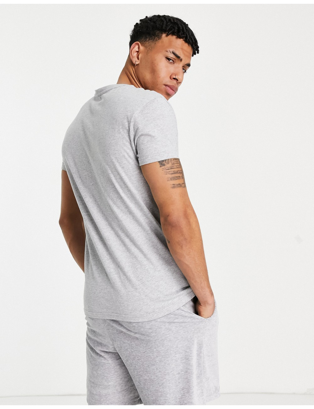GANT t-shirt in grey with...