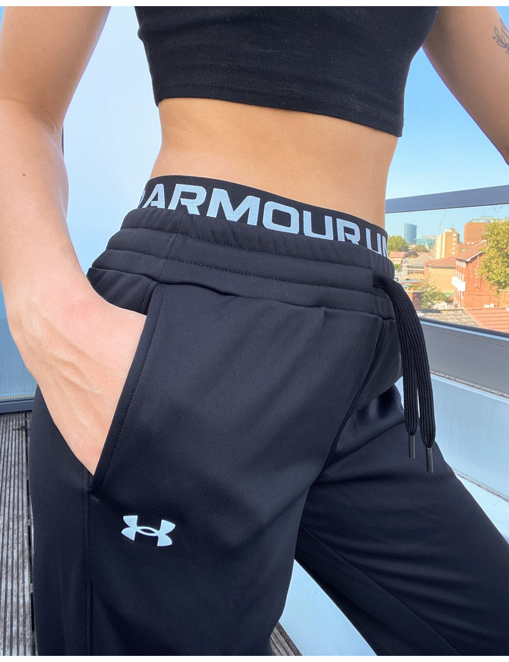Under Armour logo waistband...