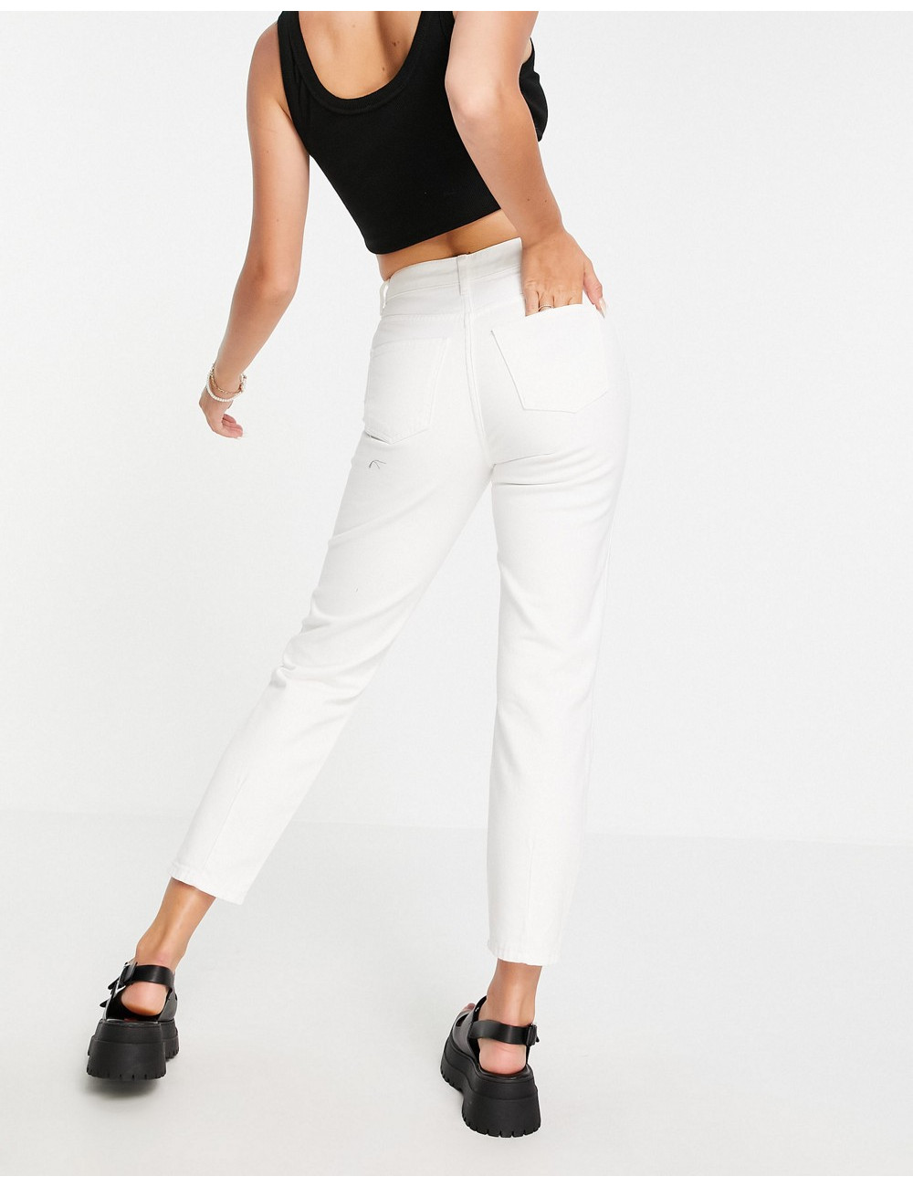 Noisy May mom jeans in white