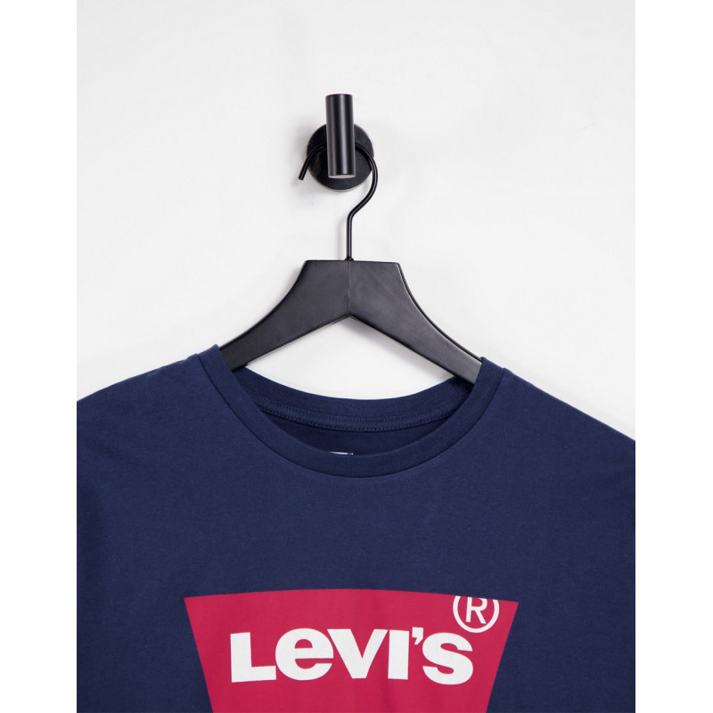 Levi's t-shirt batwing logo...