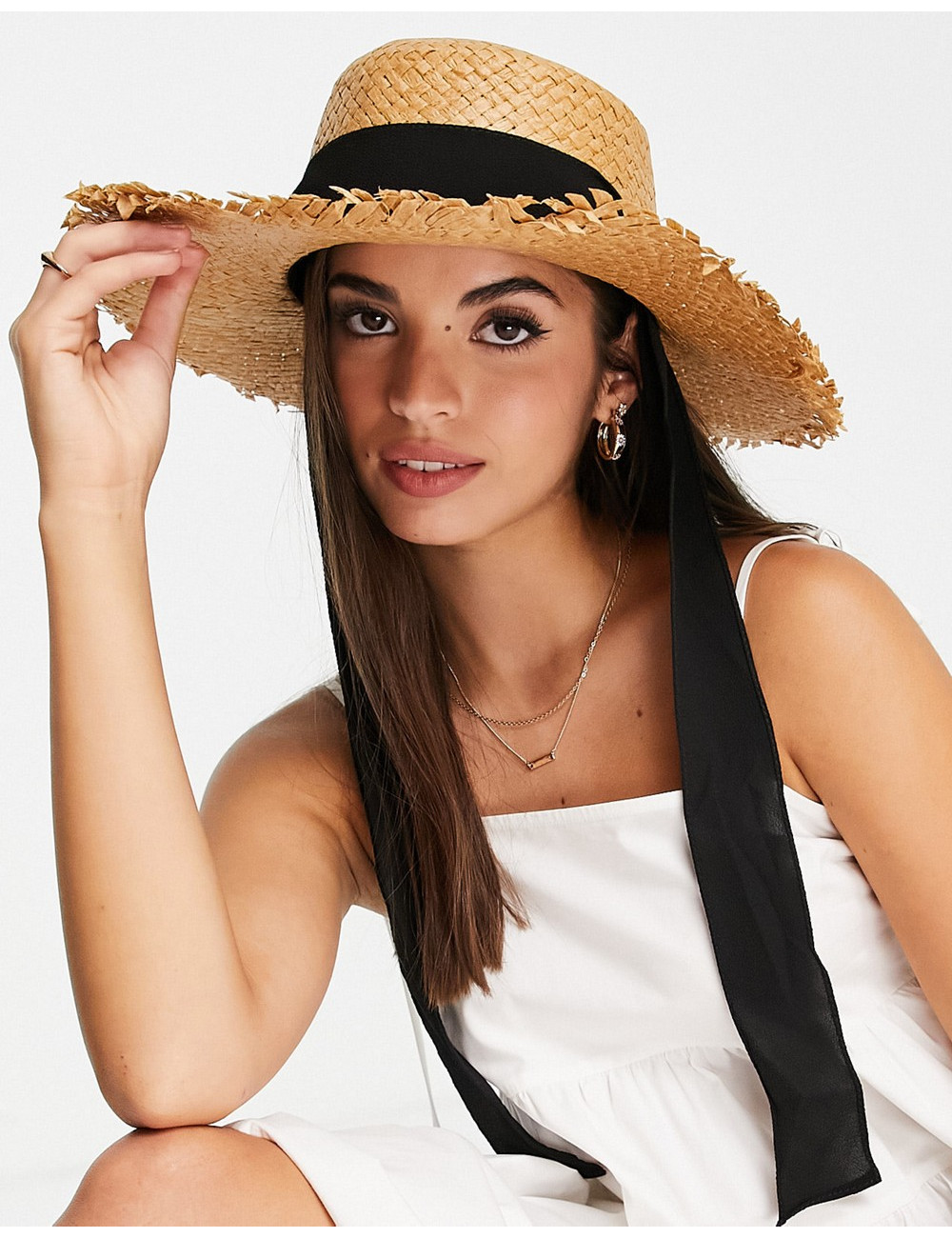 Pieces straw hat with black...