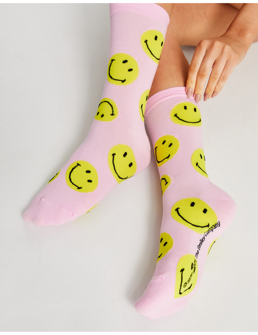 Typo x Smiley face socks in...