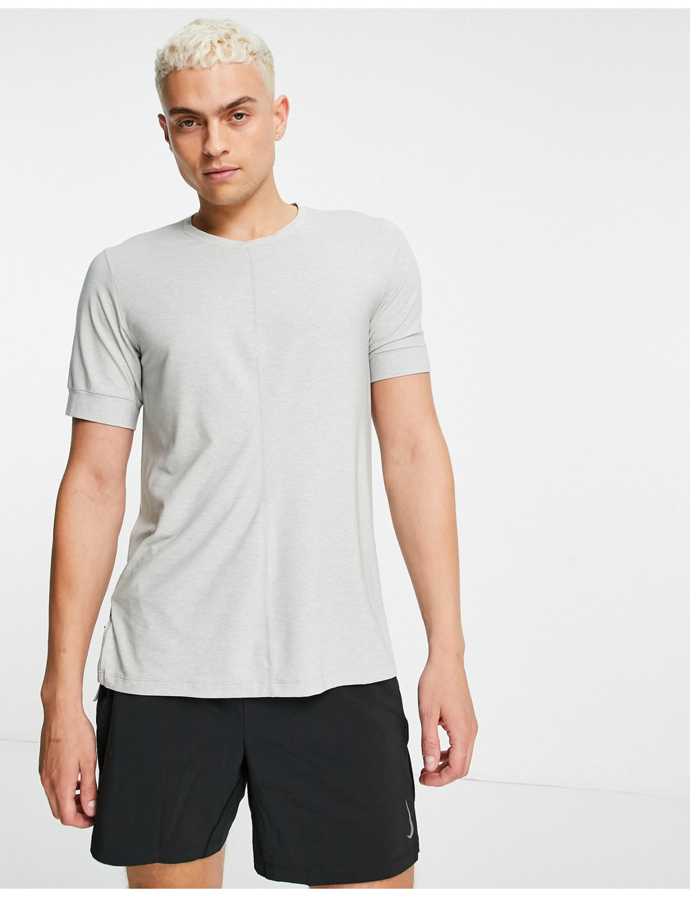 https://koketna.com/712785-large_default/nike-yoga-dri-fit-t-shirt-in-grey-marl.jpg