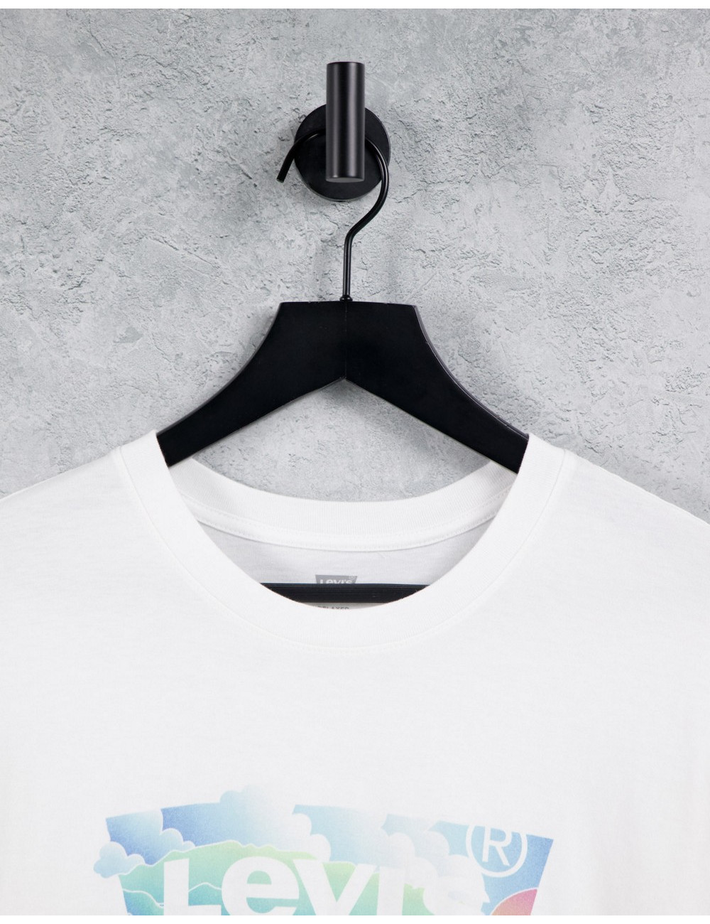 Levi's t-shirt in white...