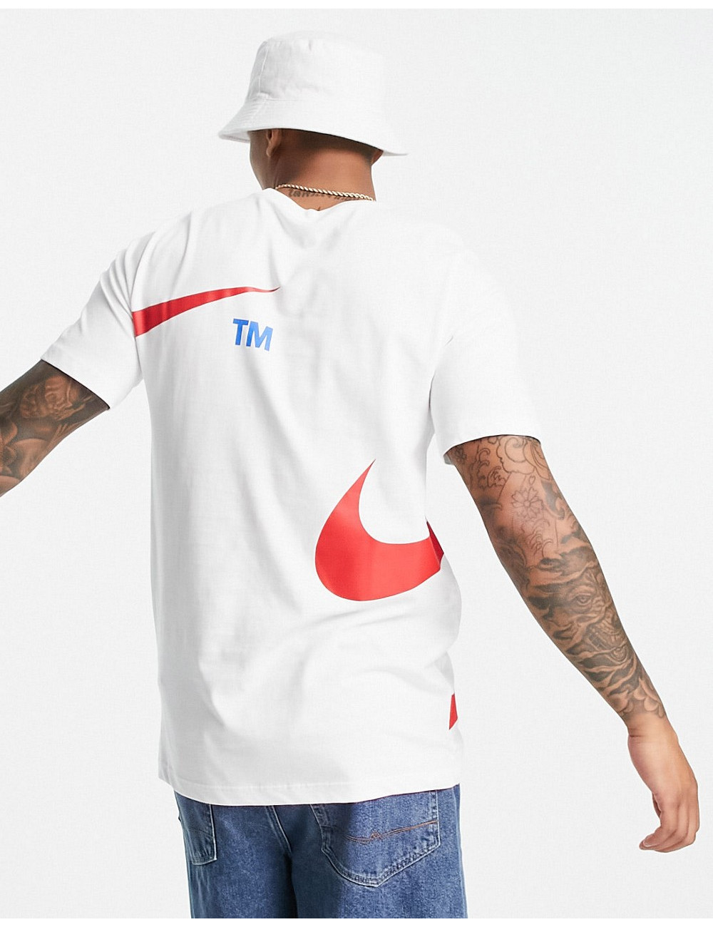 Nike Swoosh t-shirt in...