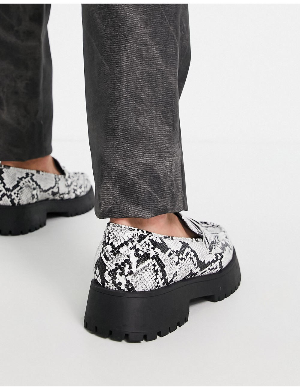 ASOS DESIGN loafers in grey...