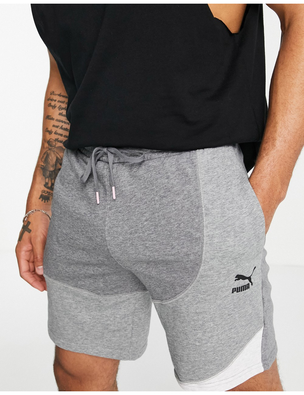 Puma convey shorts in grey...