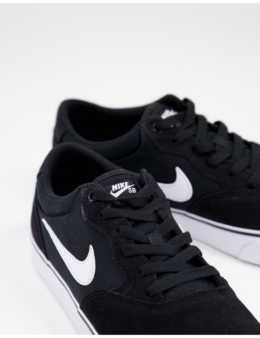 Nike SB Chron 2 in black