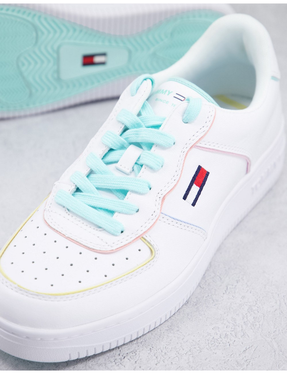 Tommy Jeans pastel capsule...
