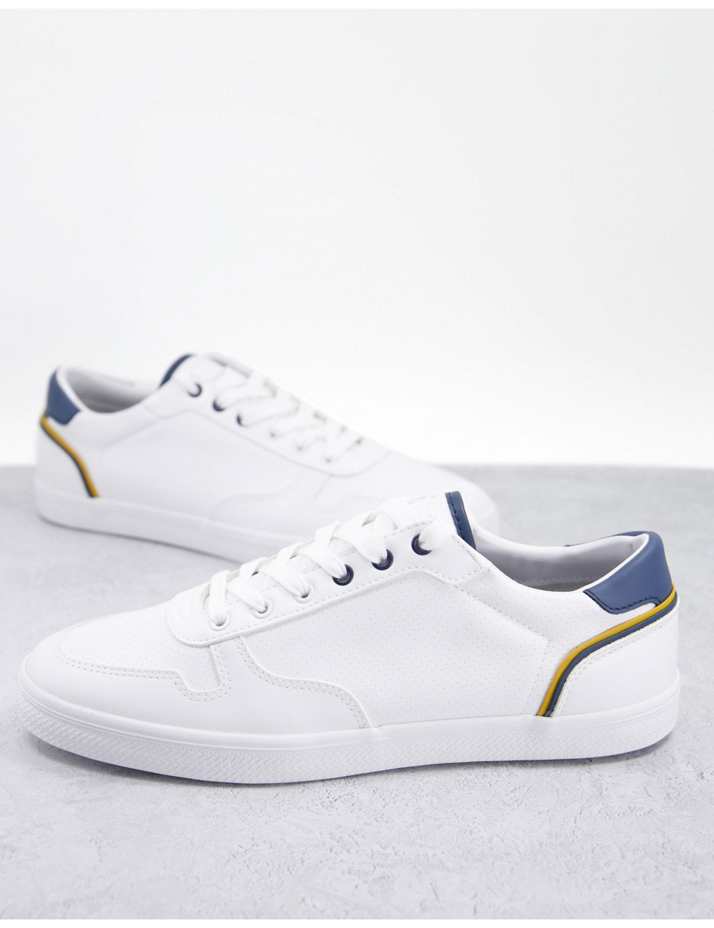Pull&Bear trainer with...