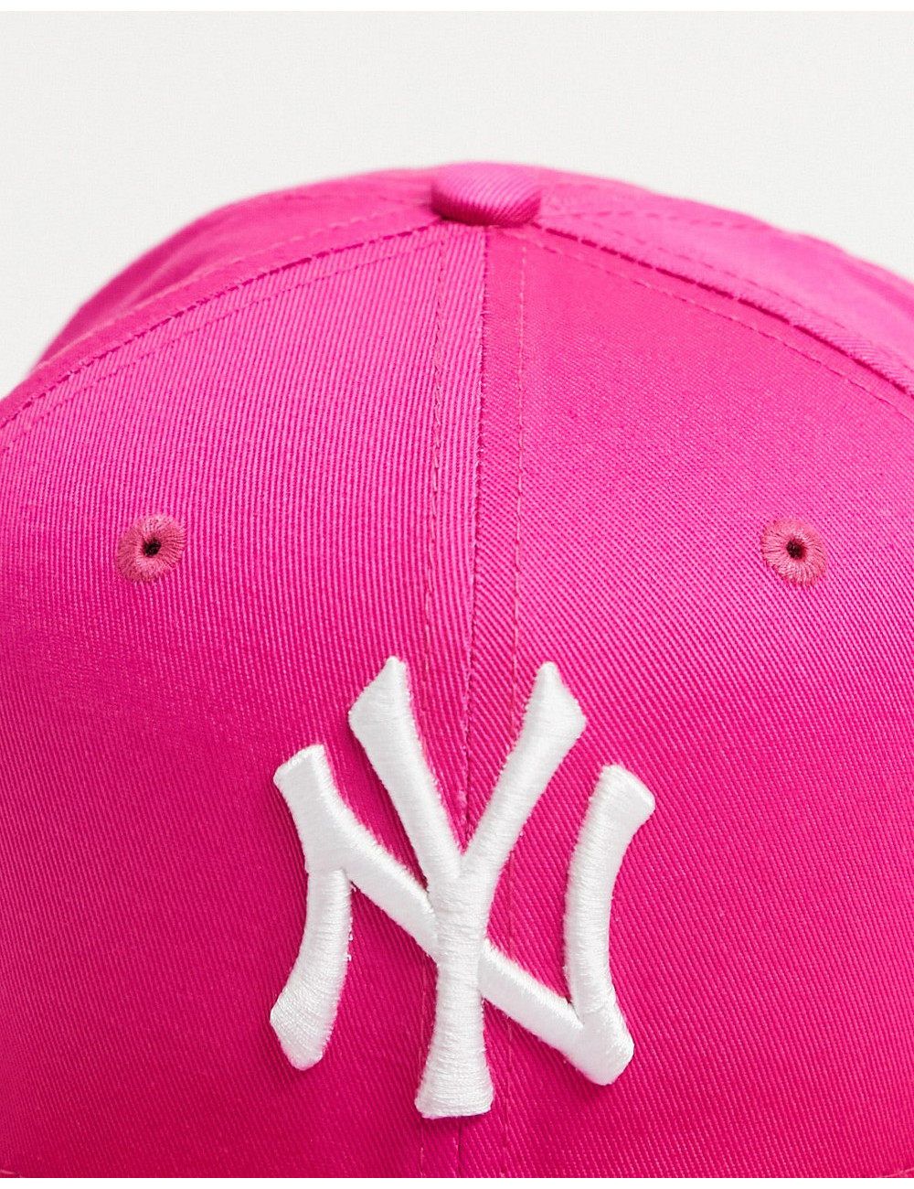 New Era 950 cap in pink