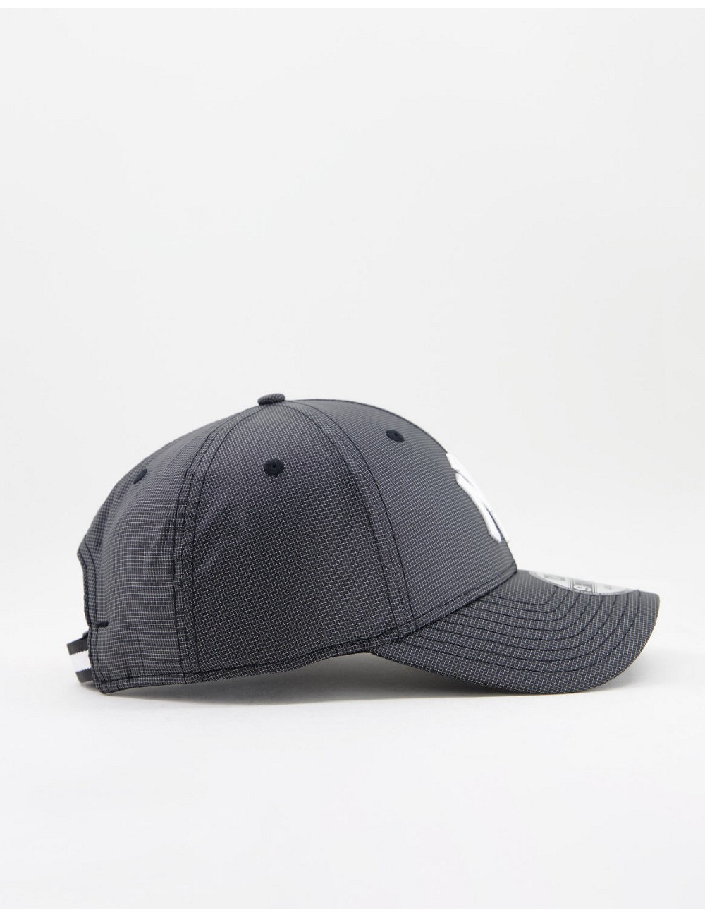 New Era 9forty cap in black