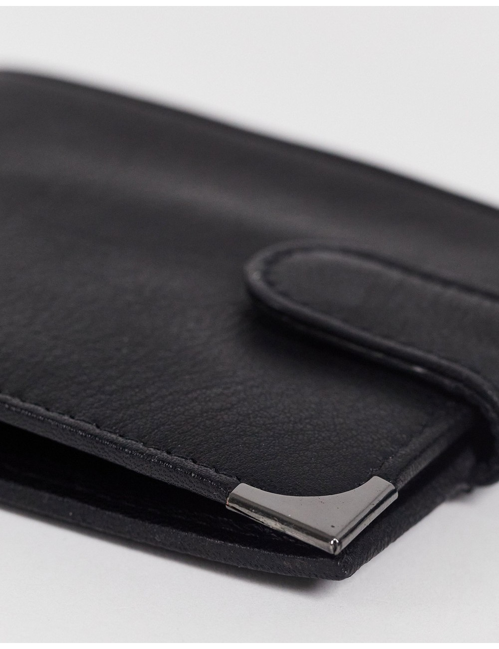 Farah bifold wallet in black