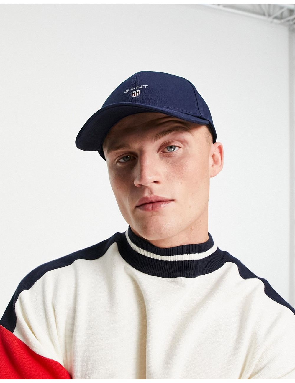 GANT cap in navy with small...