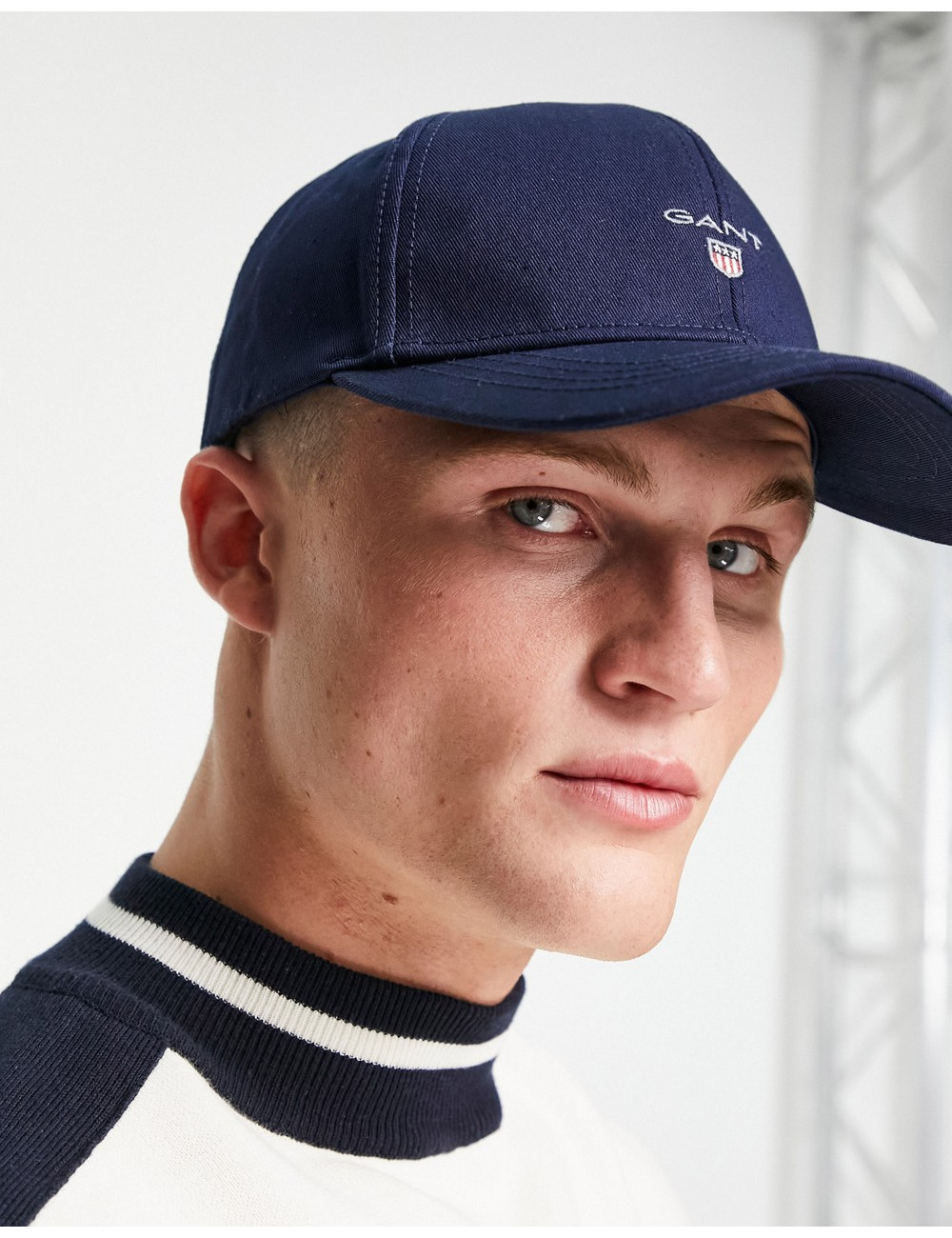 GANT cap in navy with small...