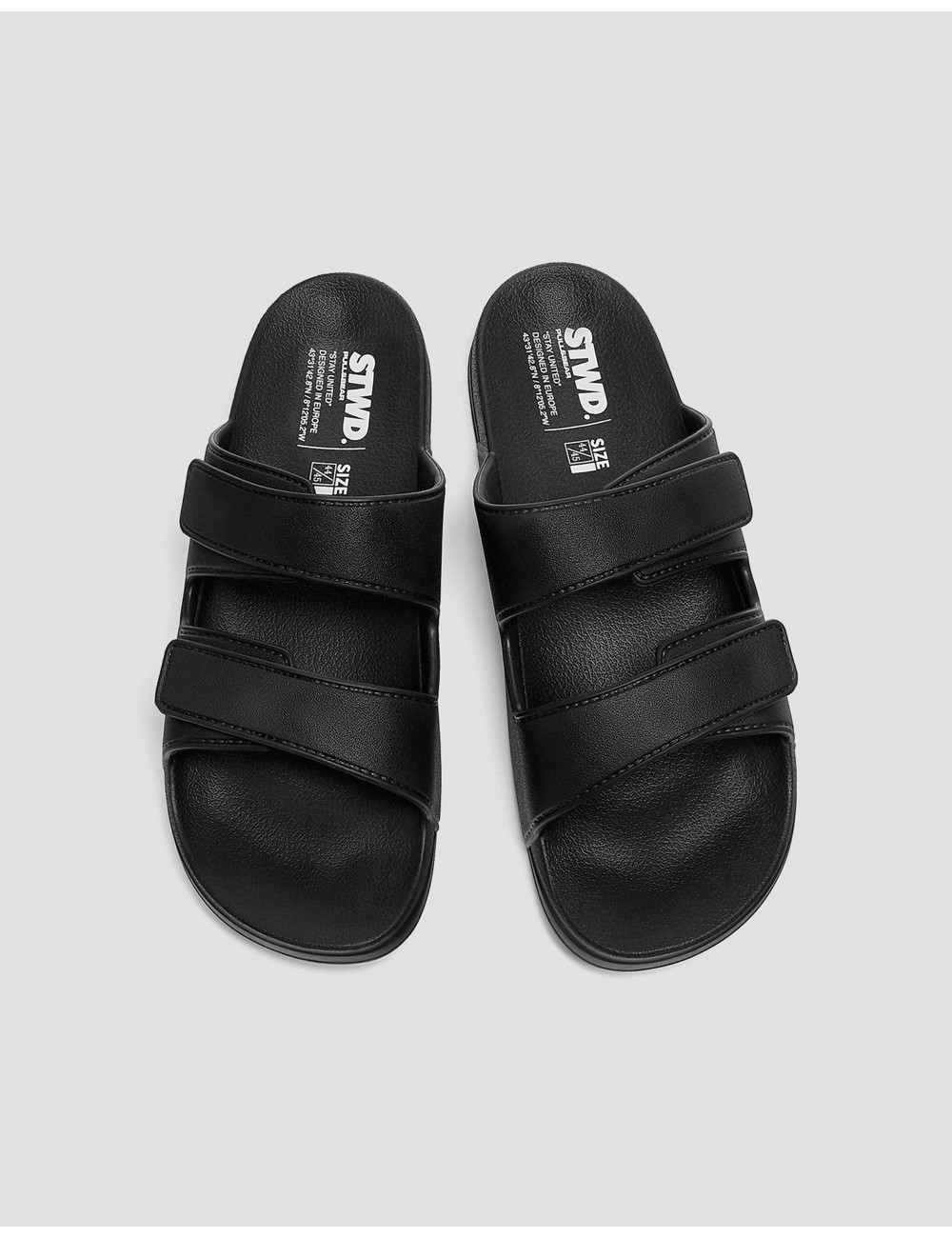 Pull&Bear slider in black