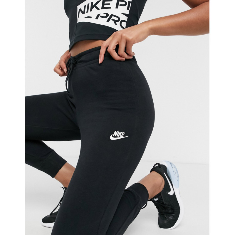 Nike Black Essentials Slim...