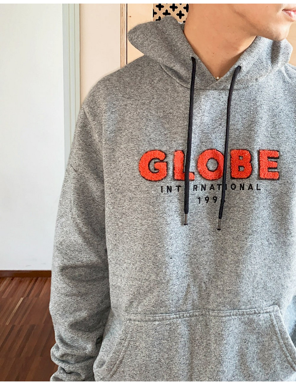 Globe Mod V hoodie in grey...