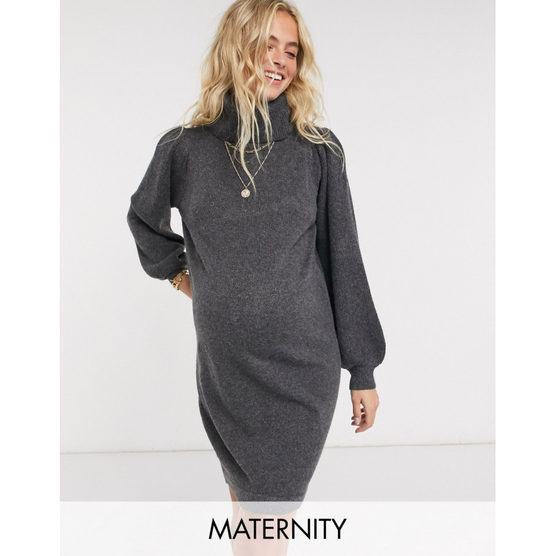 Pieces Maternity exclusive...
